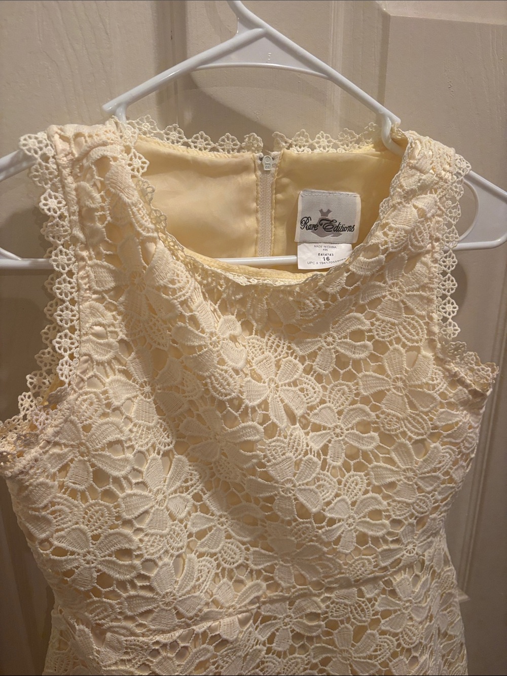 Rare Editions butter yellow Lace Sleeveless flare dress. Size S